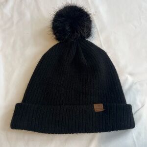 Roots Black Pom Pom Beanie Ribbed Knit Winter Hat Faux Fur Pom